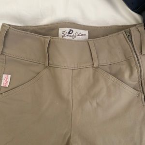 Very new THE TAILORED SPORTSMAN™ Vintage Patch Mid-Rise Breech color tan size 0